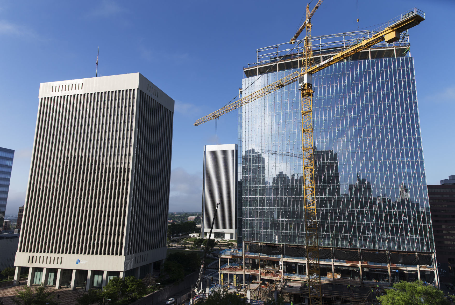 600 Canal Place -- 417 feet